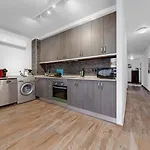 Remarkable 3-bed In Apartamento