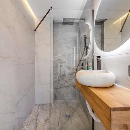 Remarkable 3-bed In Apartman *