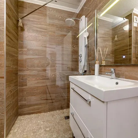 Remarkable 3-bed In * Торевьиа